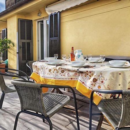 Rosy'S House Un Attico A Due Passi Dall'Acquario Parking Free Apartment Genoa Exterior photo