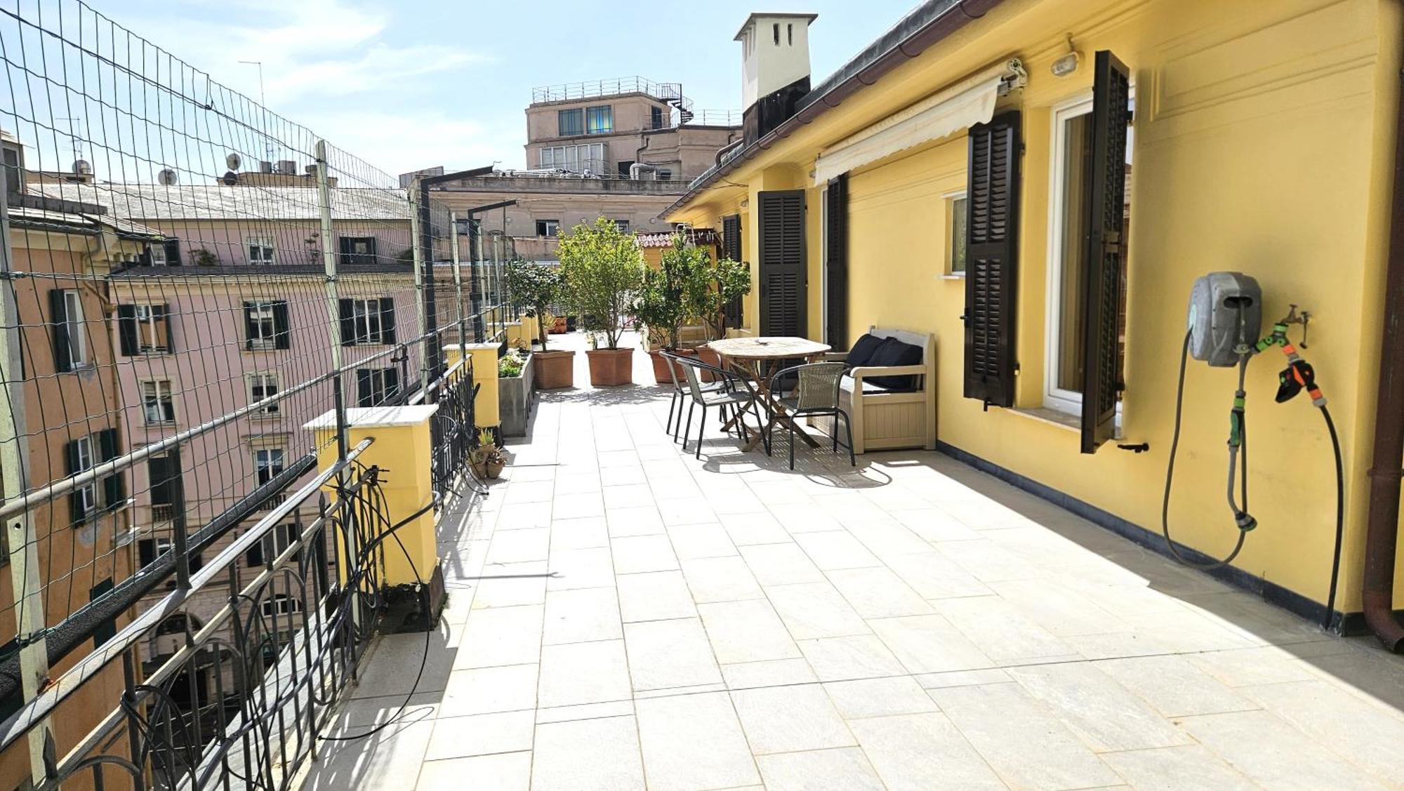 Rosy'S House Un Attico A Due Passi Dall'Acquario Parking Free Apartment Genoa Exterior photo
